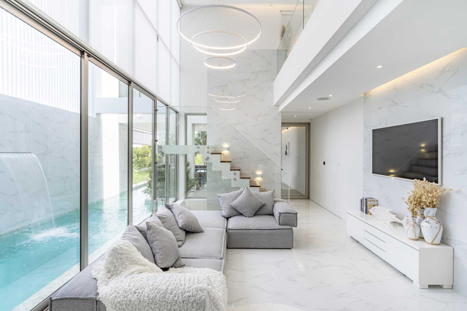Property image - full photo 1