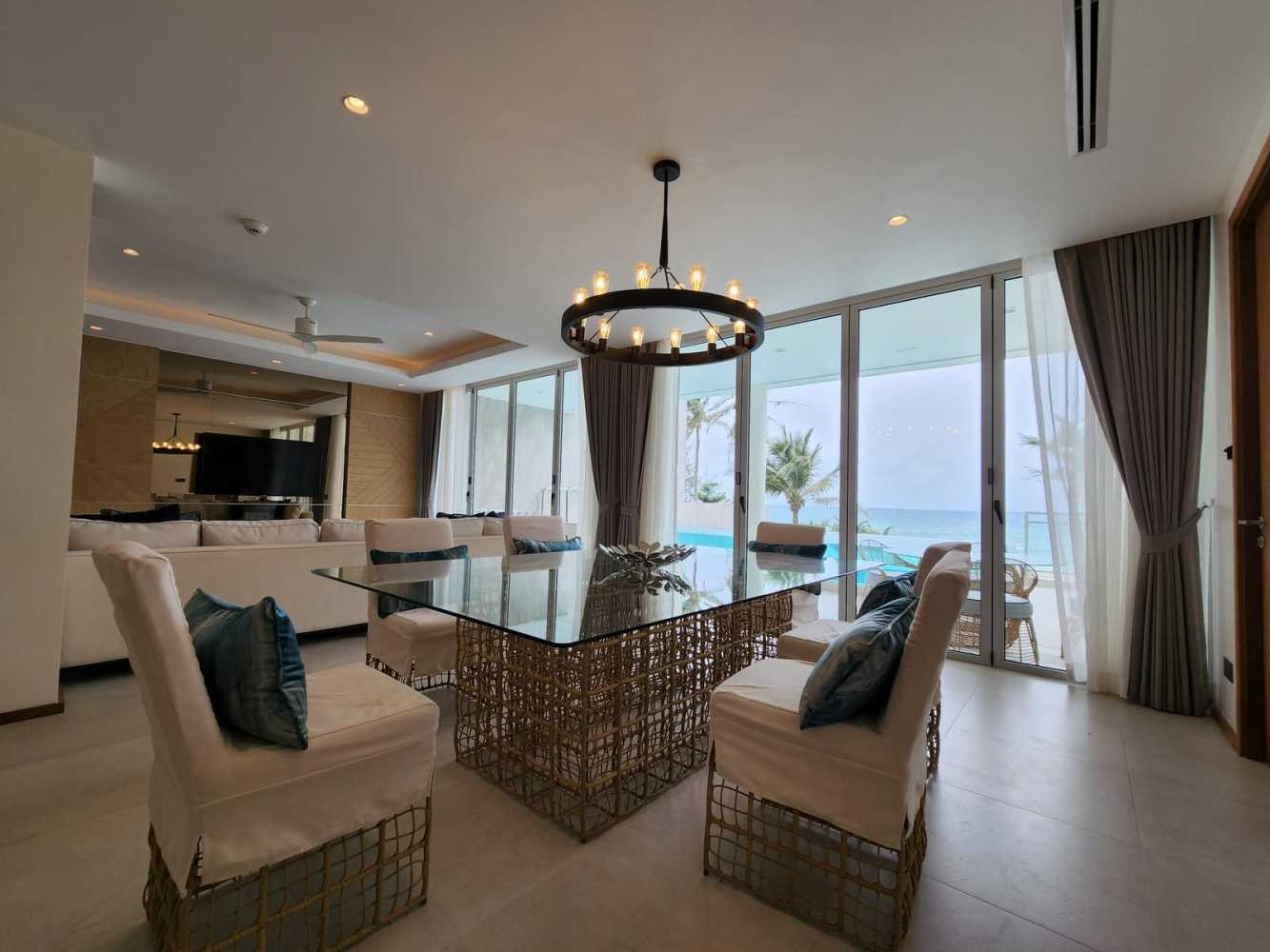 Property image - full photo 4