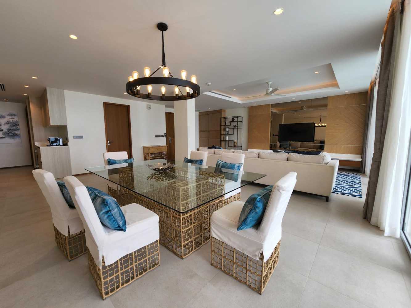 Property image - full photo 3