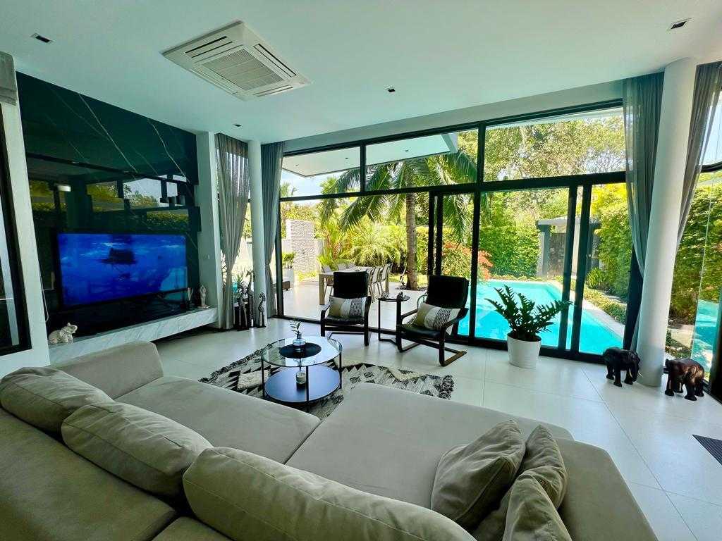 Property image - full photo 2