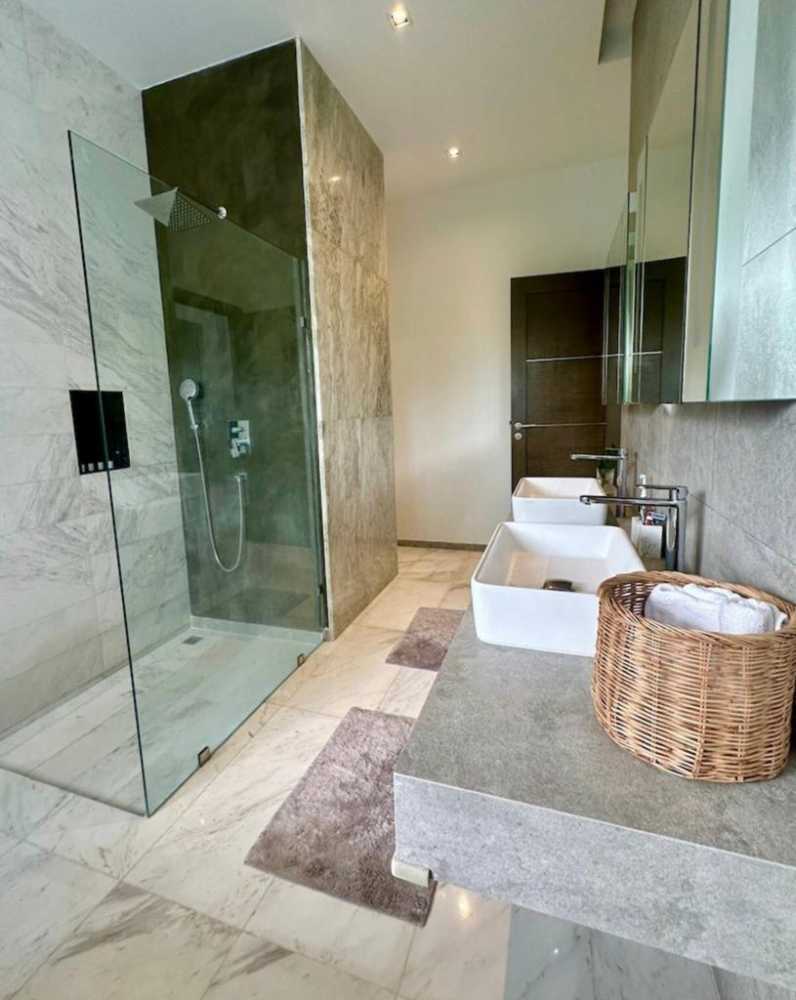 Property image - full photo 14