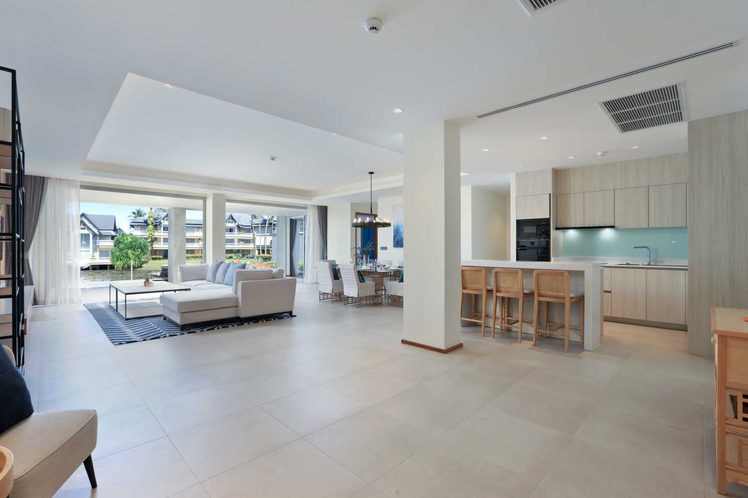Property image - full photo 15