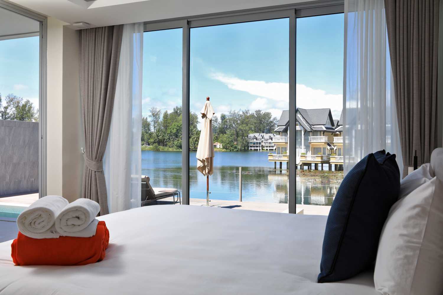 Property image - full photo 5