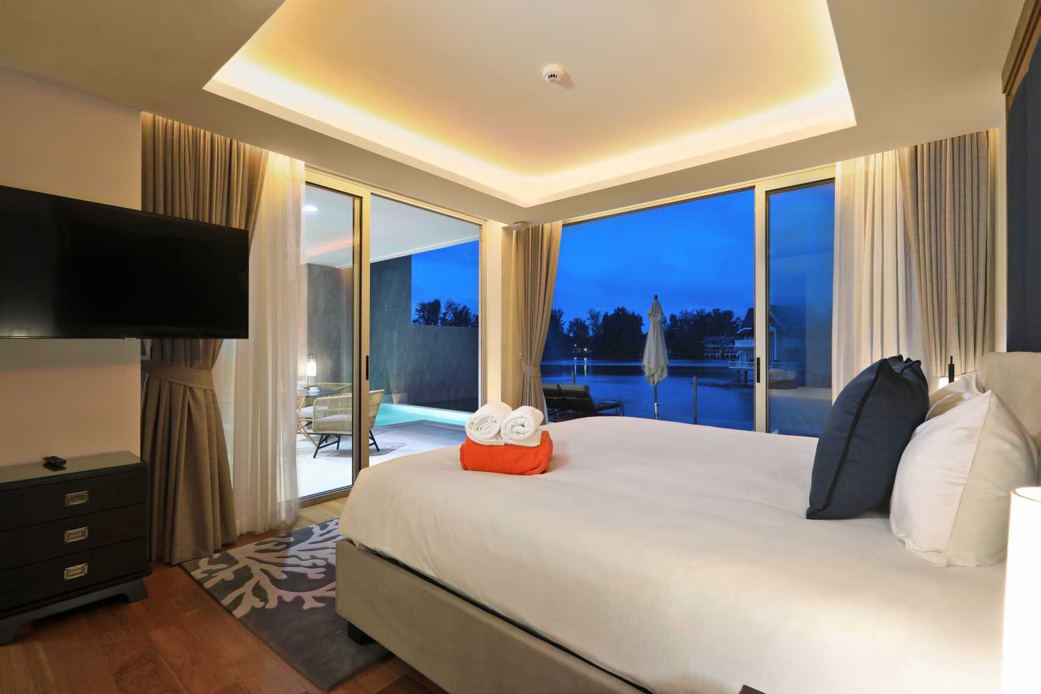 Property image - full photo 22