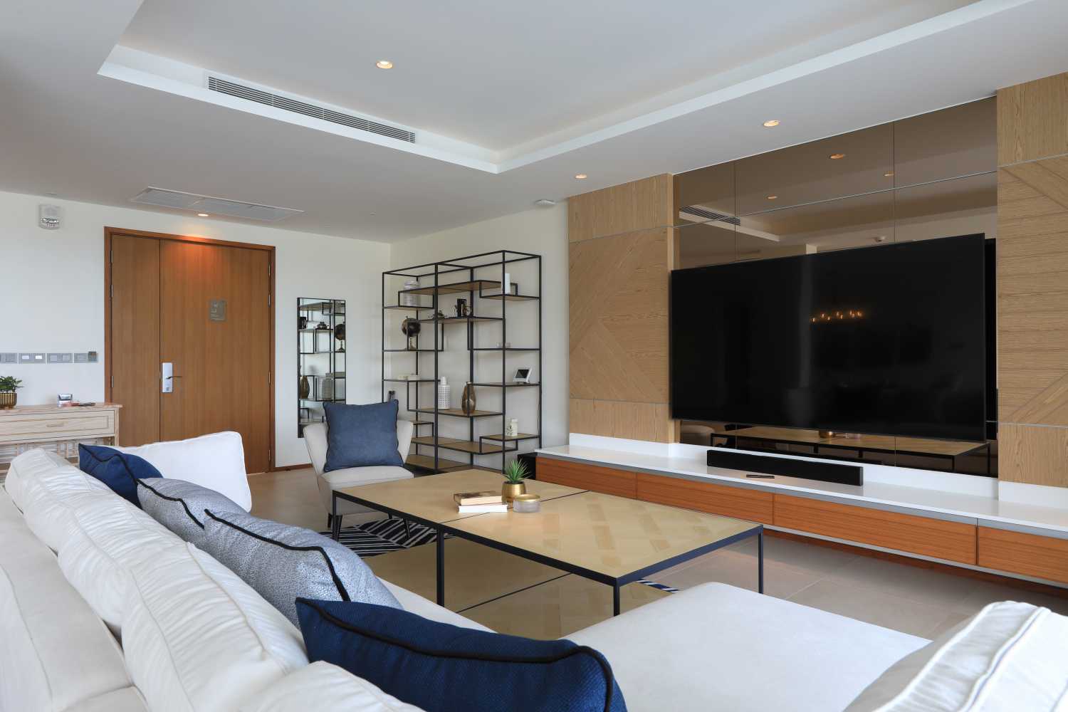 Property image - full photo 4