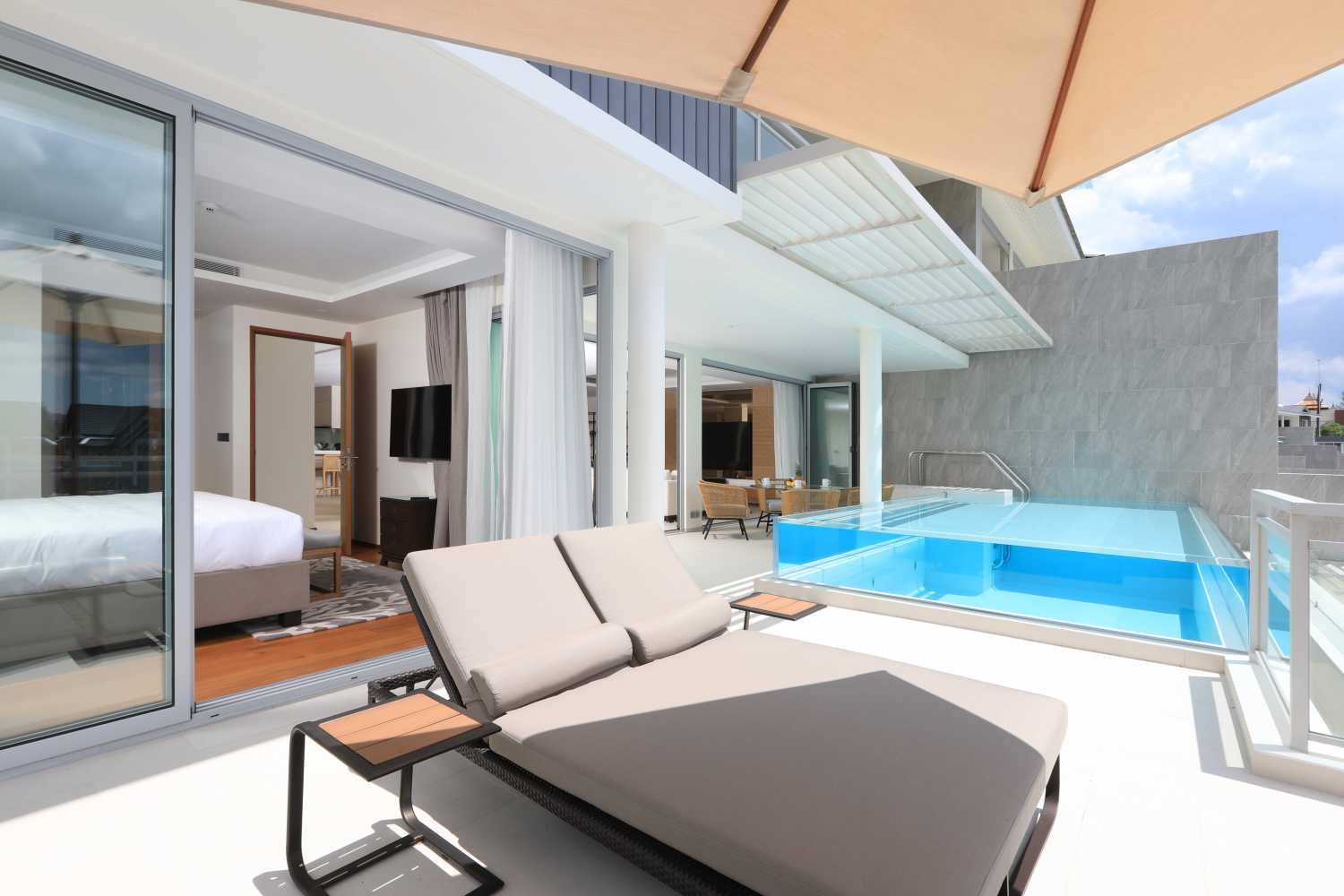 Property image - full photo 14