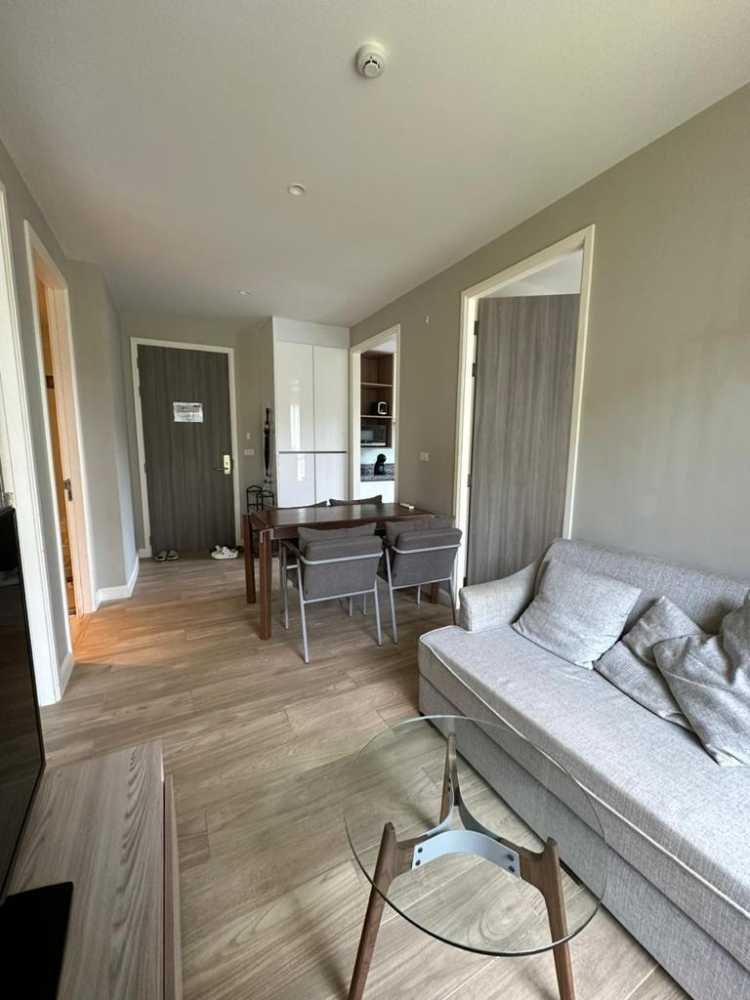 Property image - full photo 2