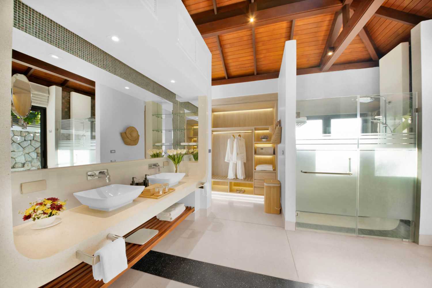 Property image - full photo 11