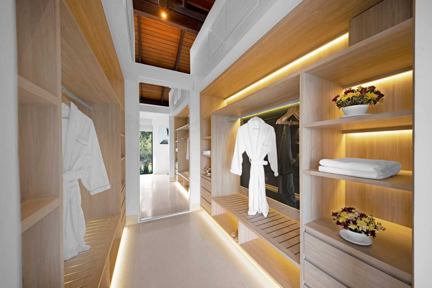 Property image - full photo 14