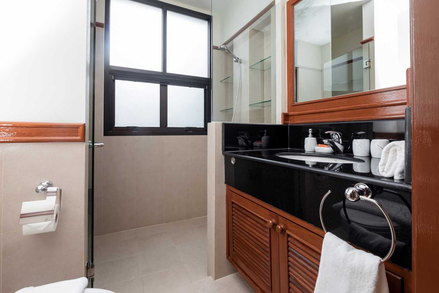 Property image - full photo 28