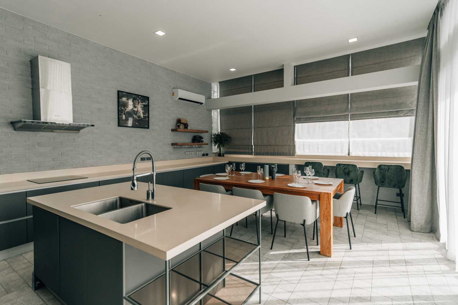 Property image - full photo 10