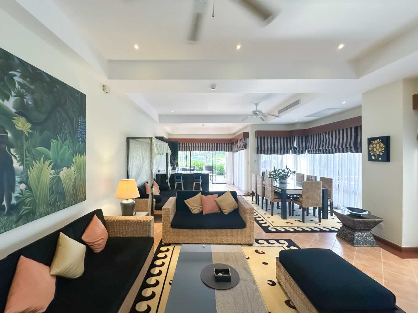Property image - full photo 2