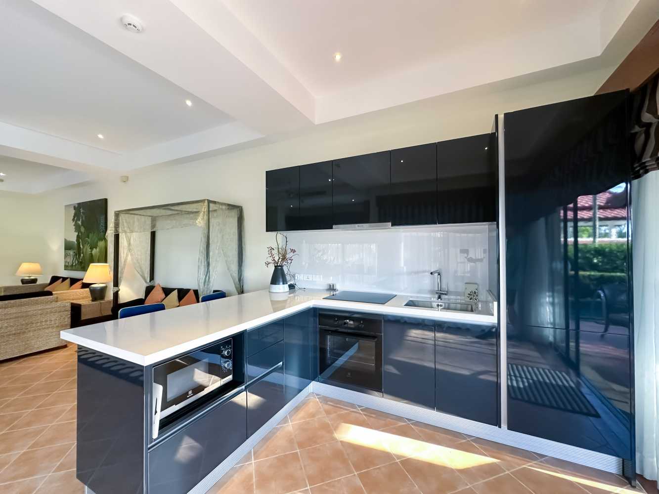 Property image - full photo 4