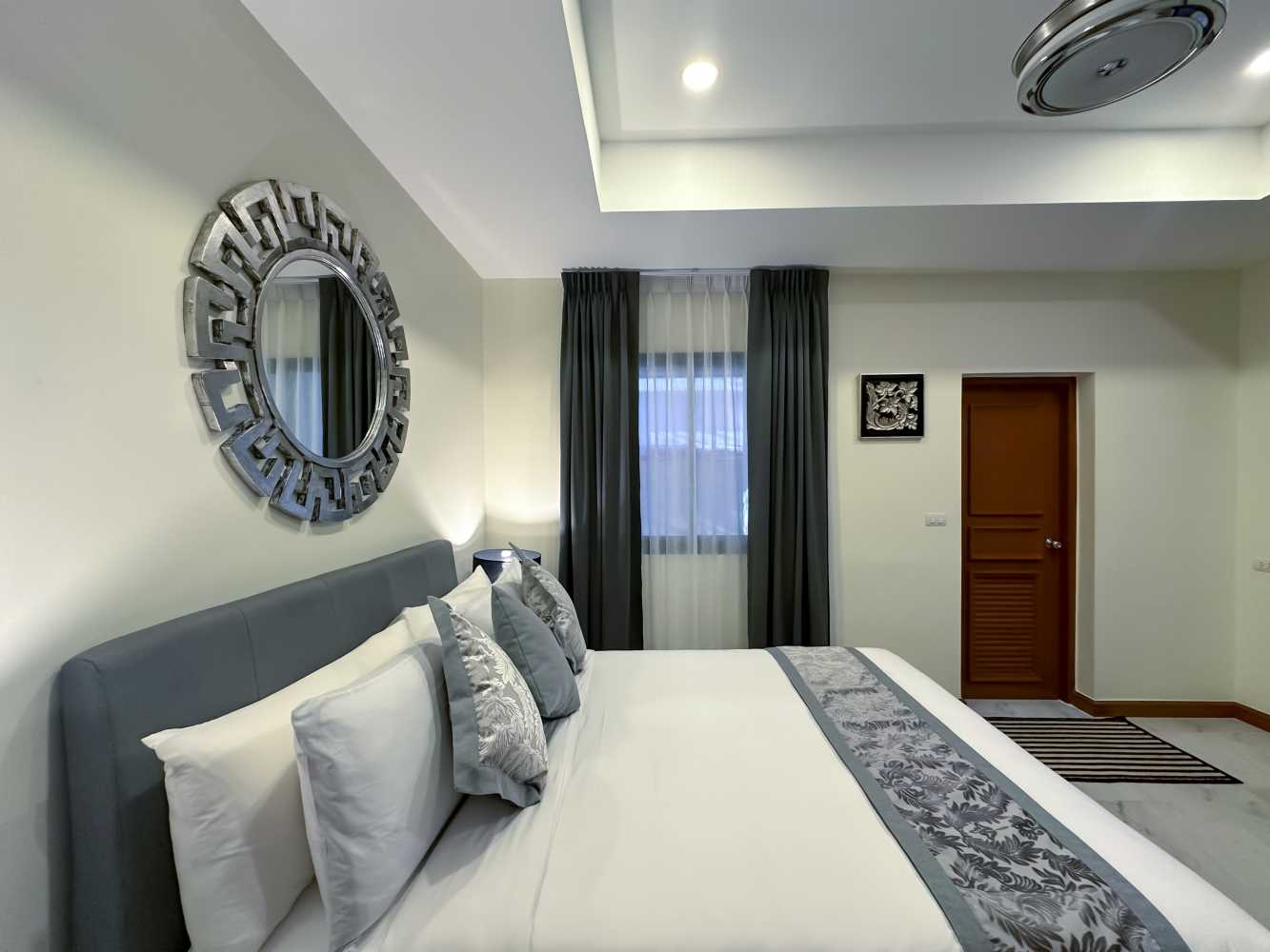 Property image - full photo 13
