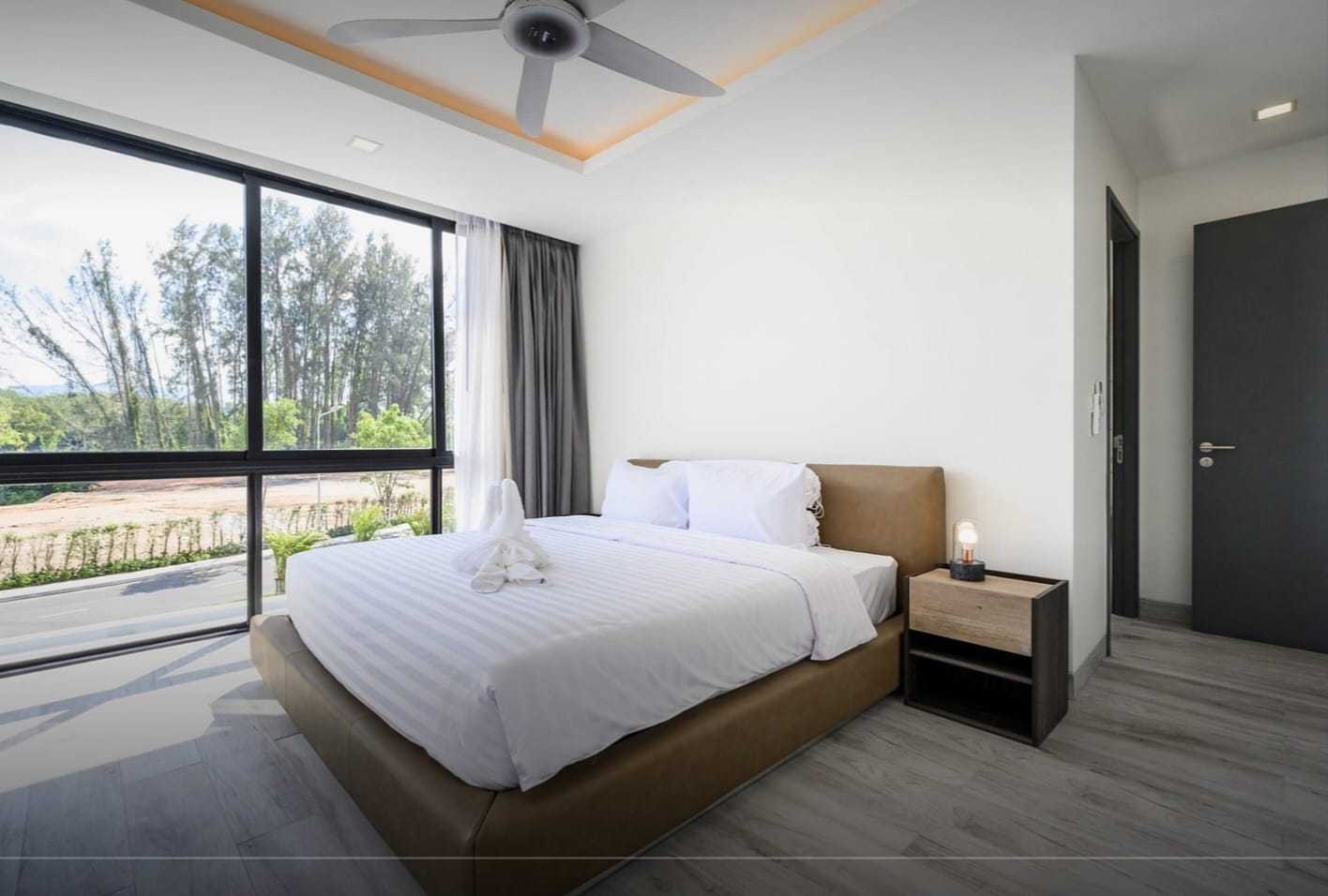 Property image - full photo 5