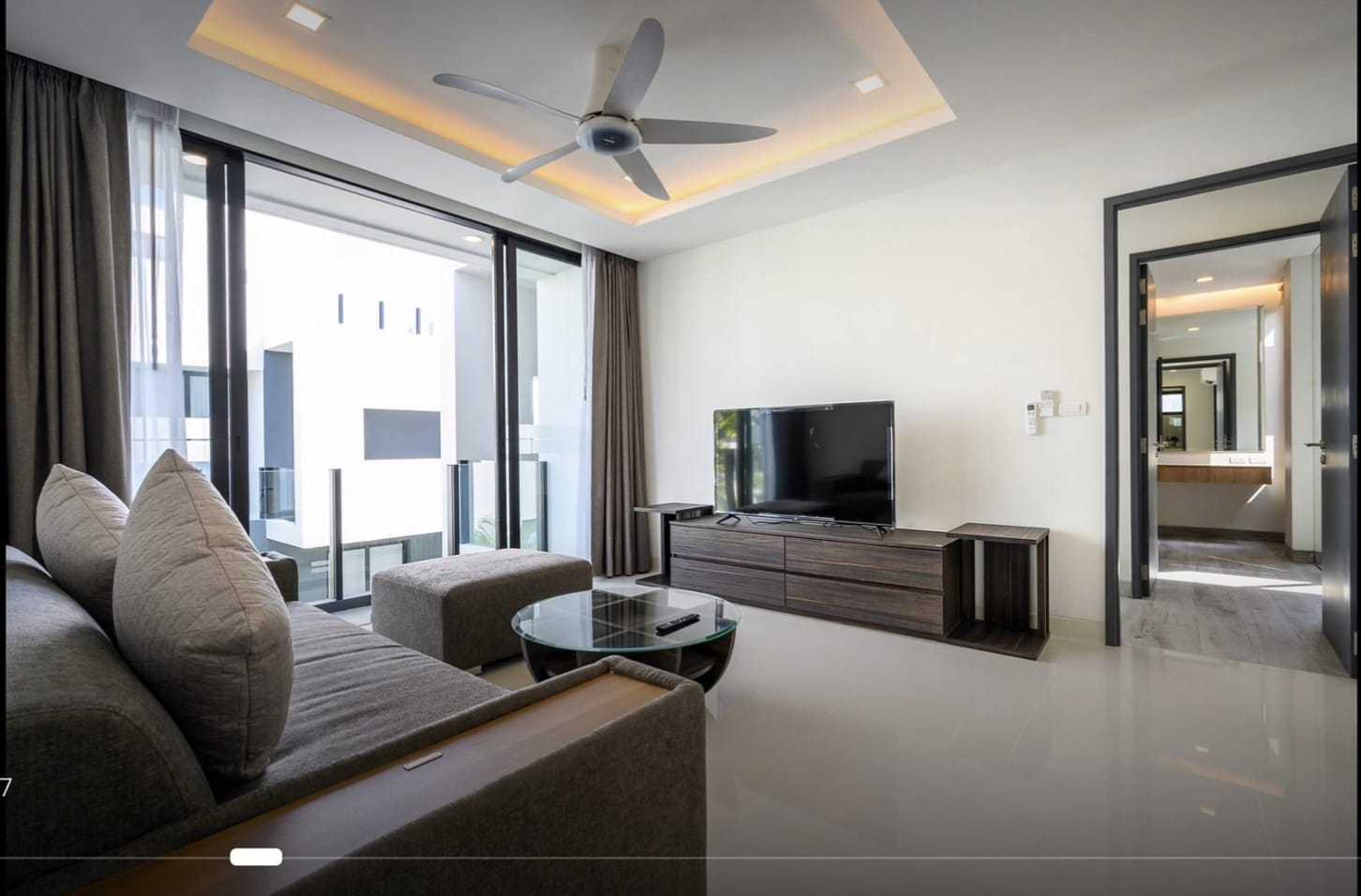 Property image - full photo 3