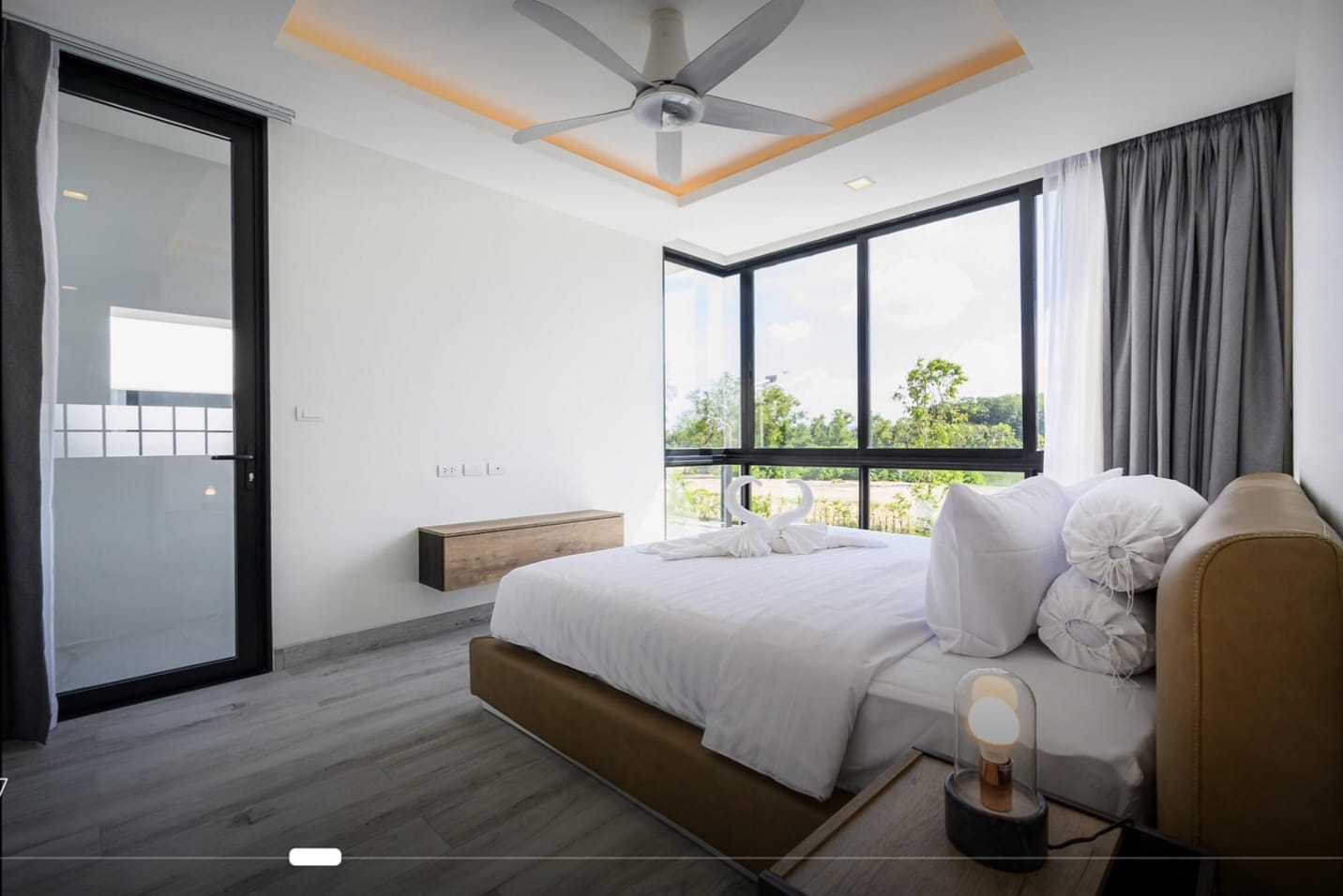 Property image - full photo 12