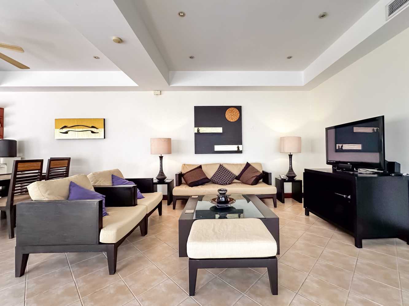 Property image - full photo 3