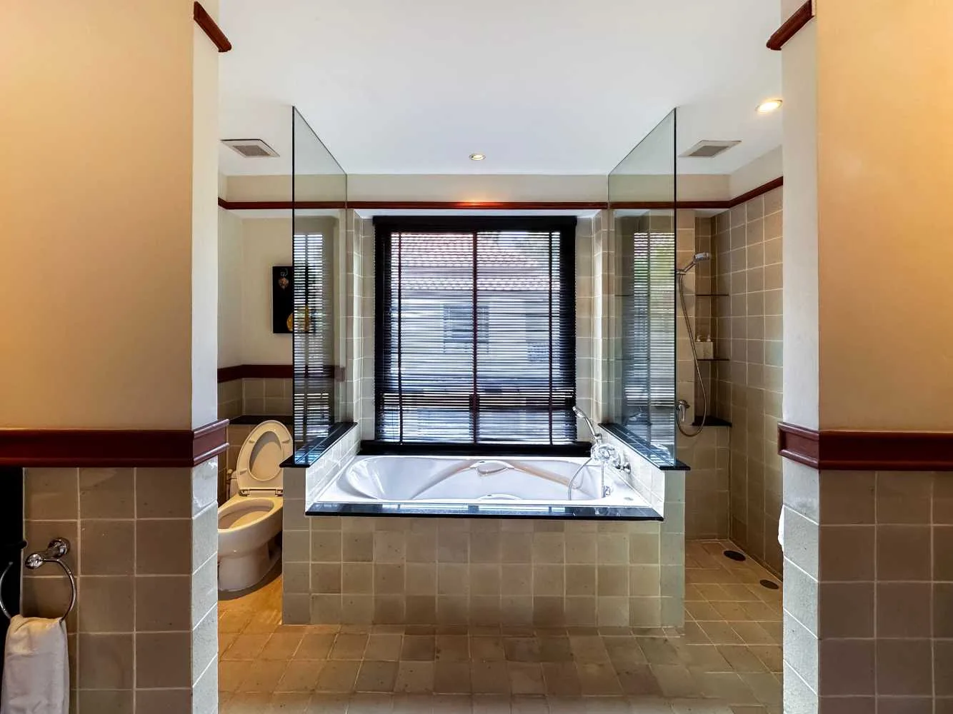 Property image - full photo 21