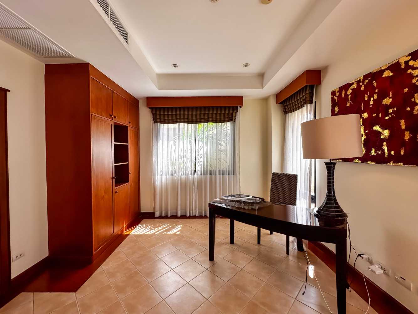 Property image - full photo 9