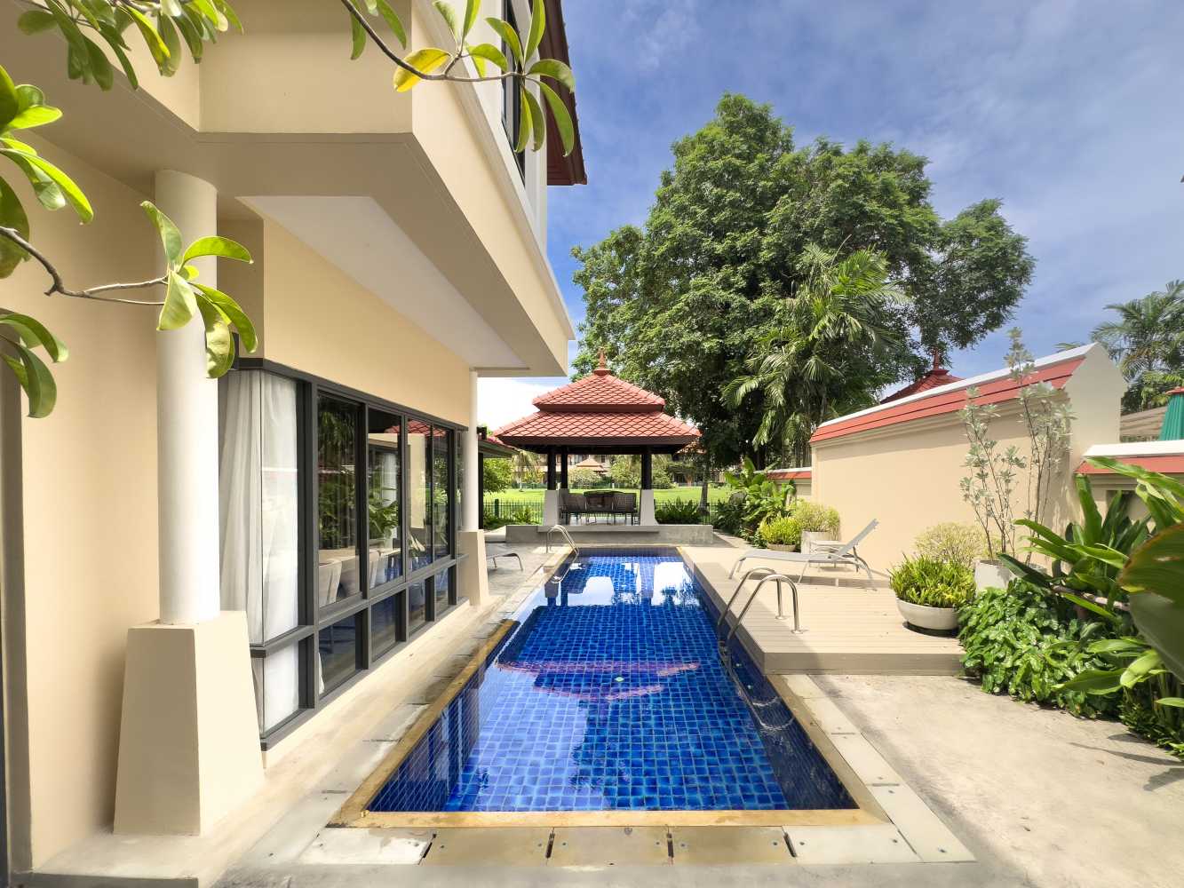 Property image - full photo 1