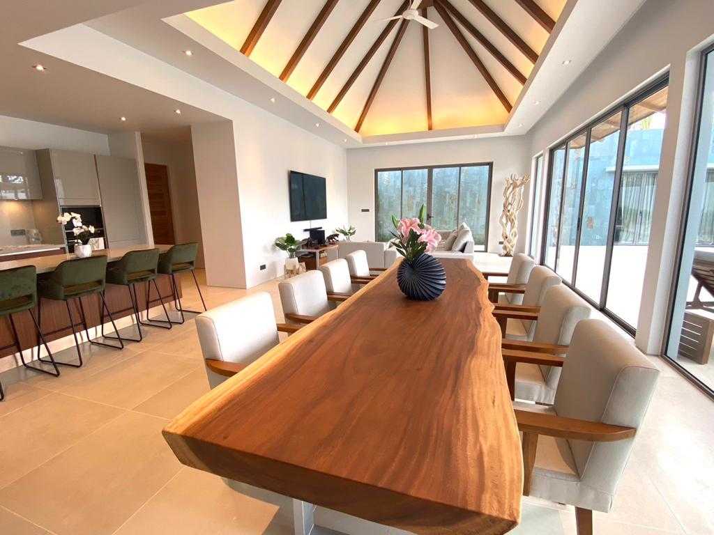 Property image - full photo 2