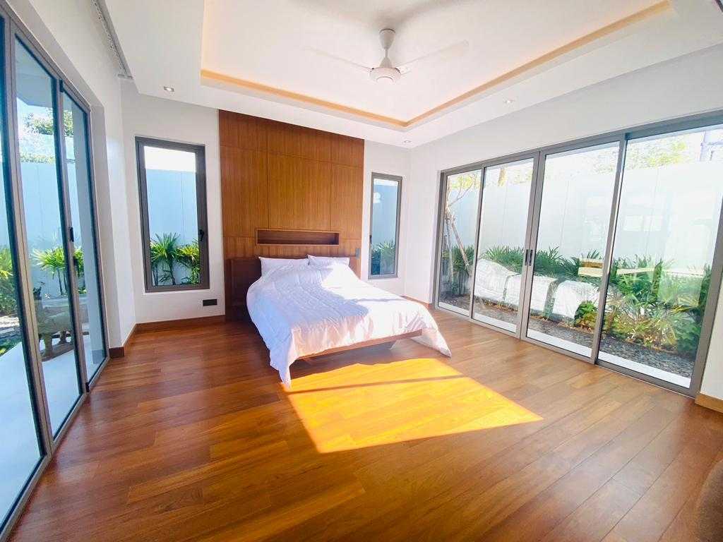 Property image - full photo 12