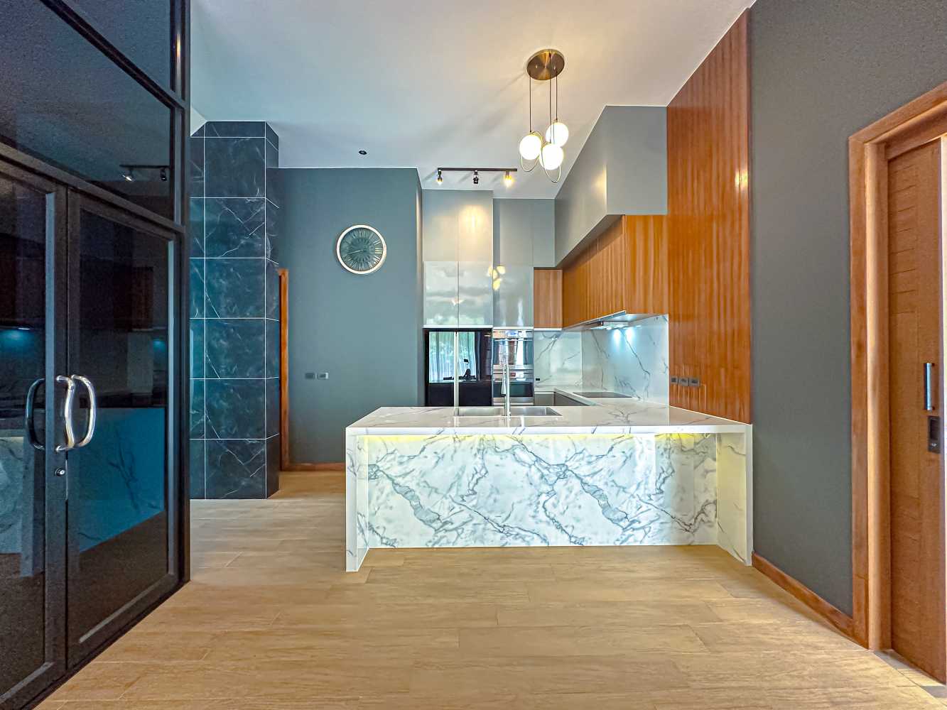 Property image - full photo 10