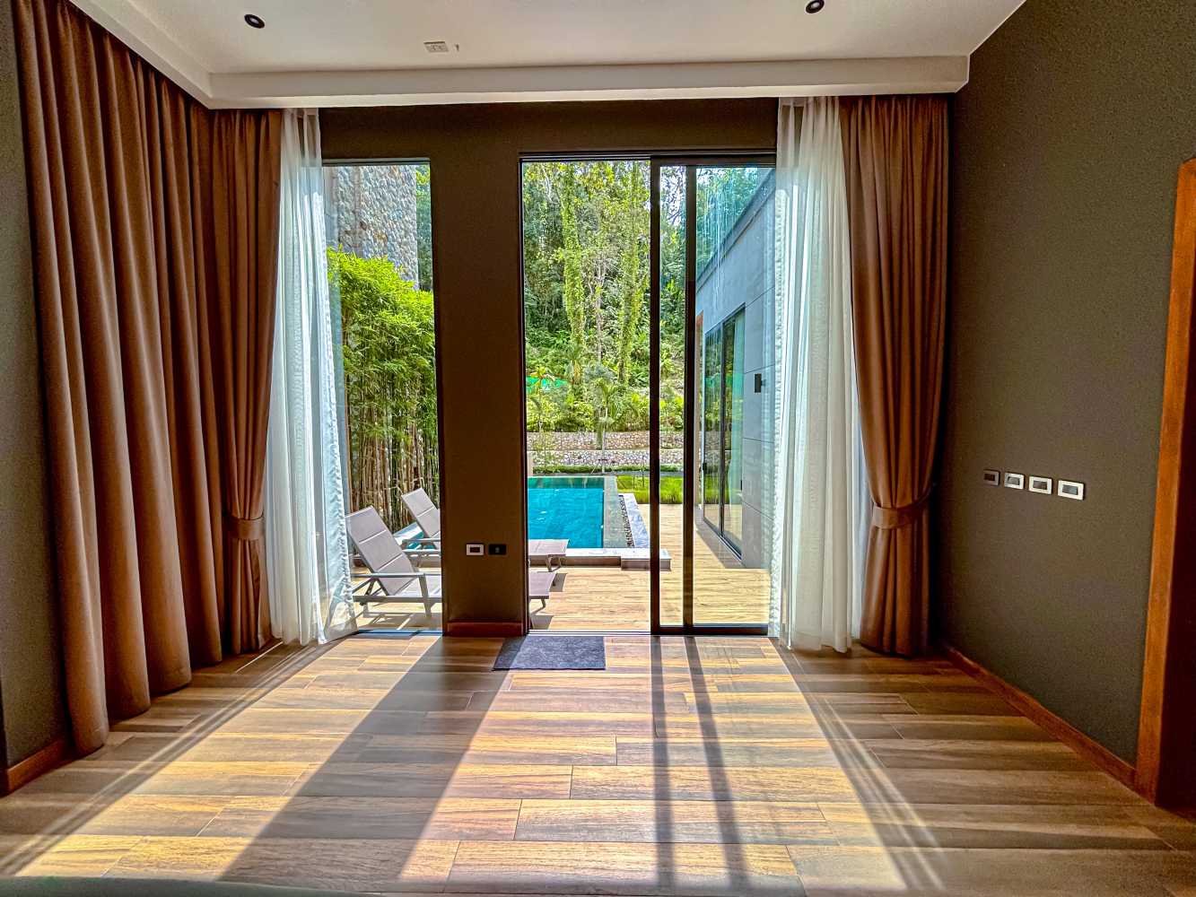 Property image - full photo 19