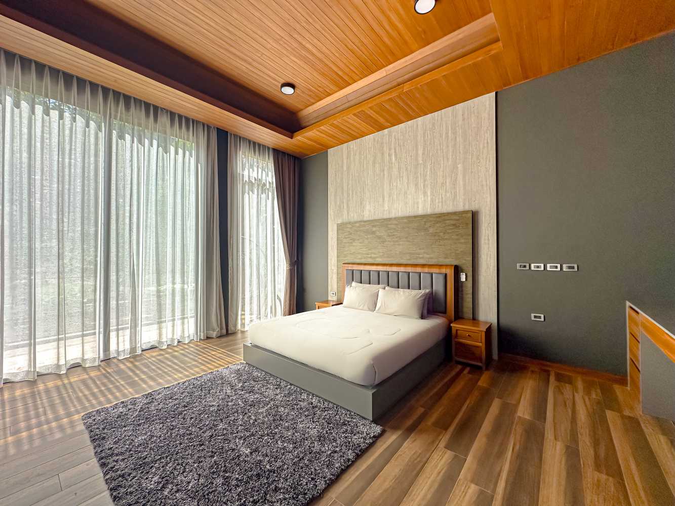 Property image - full photo 14