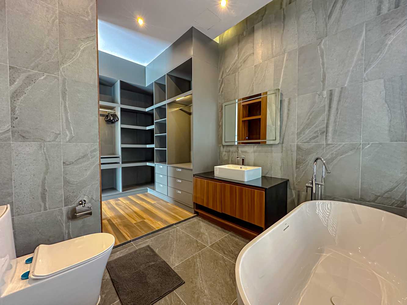 Property image - full photo 24