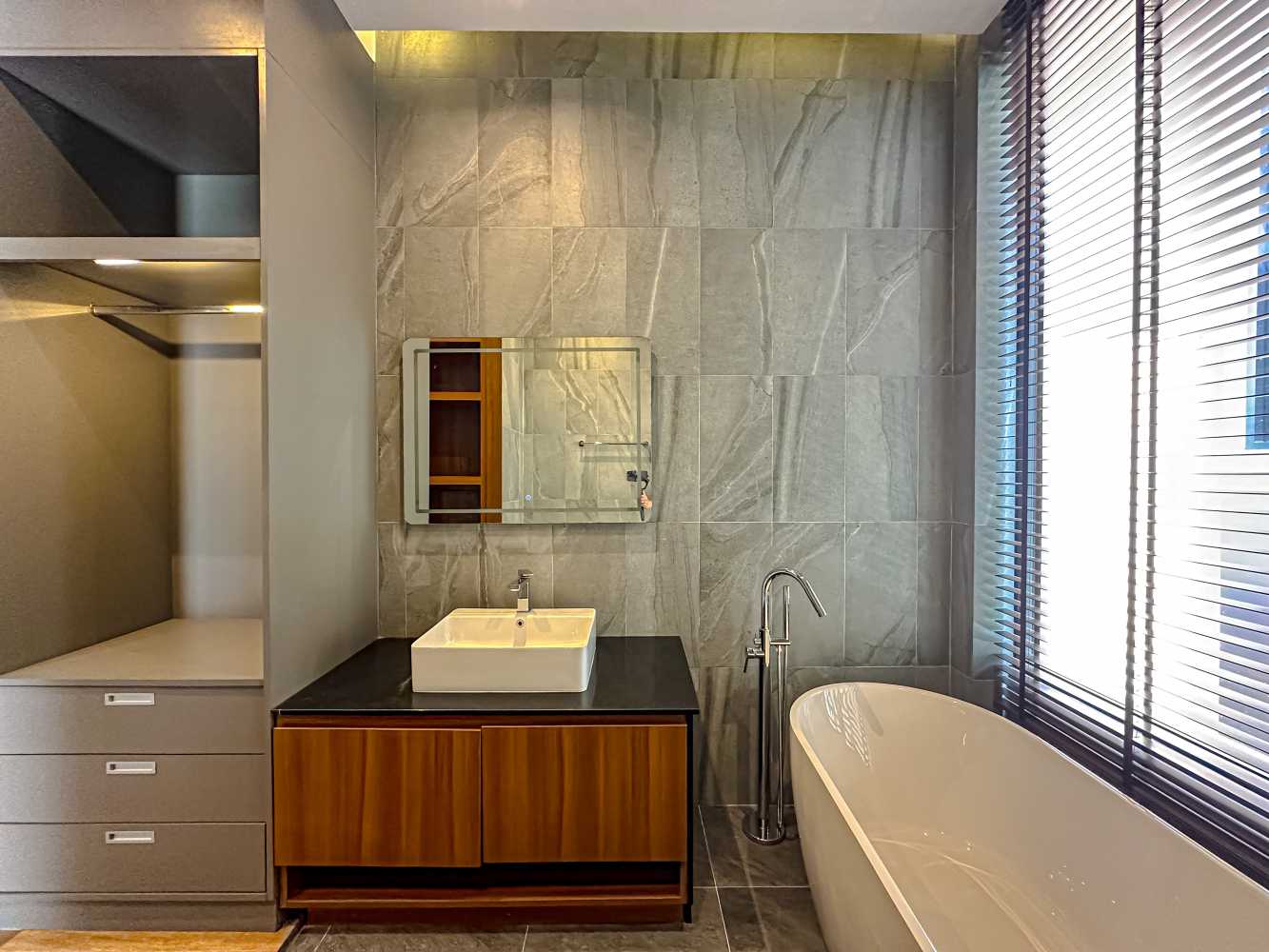 Property image - full photo 25