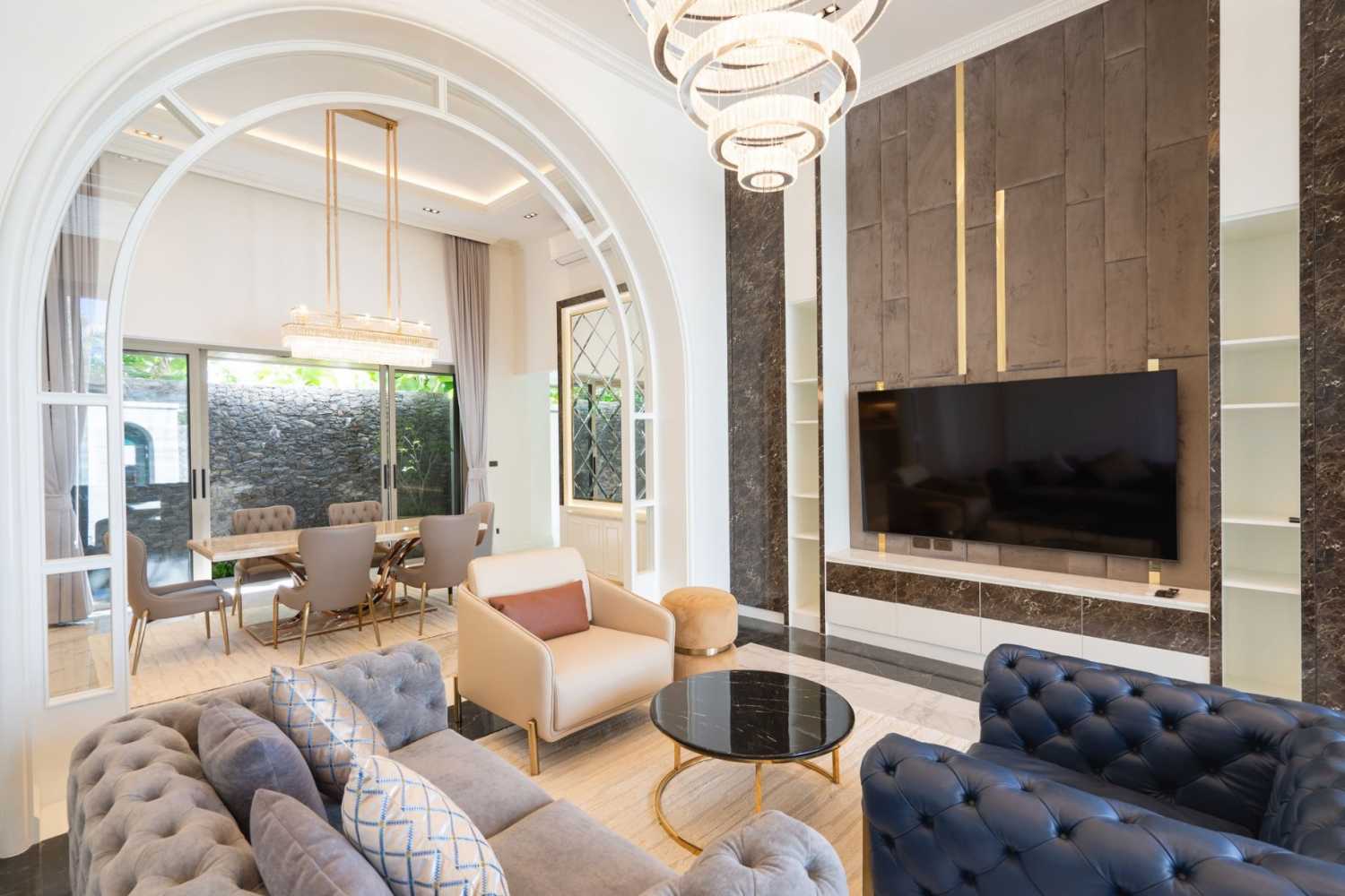 Property image - full photo 2