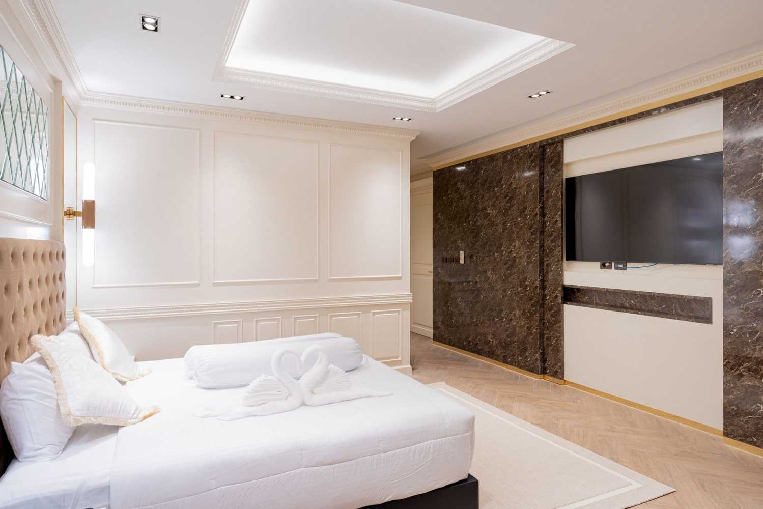 Property image - full photo 16