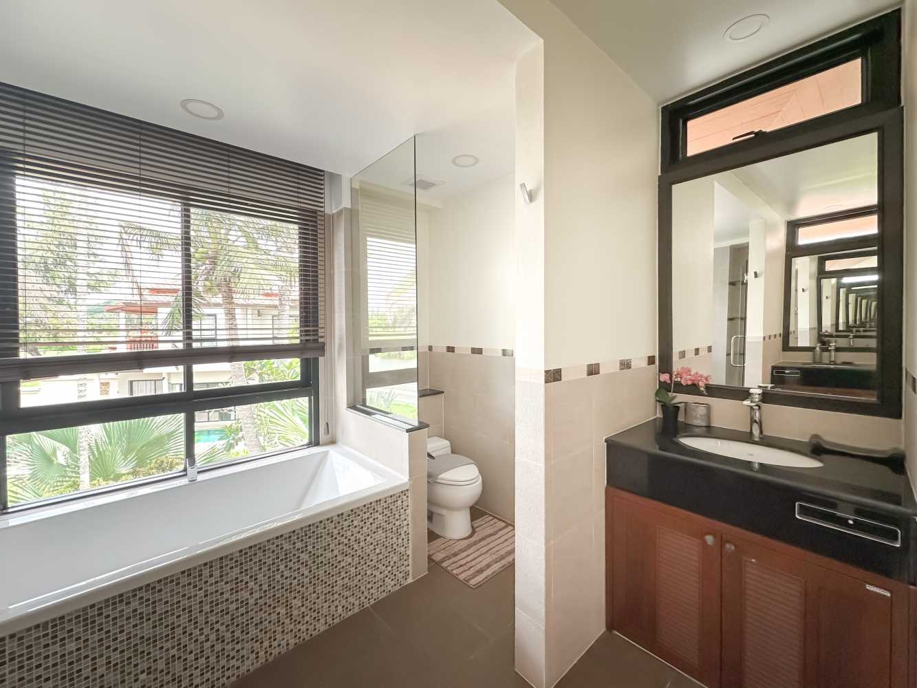 Property image - full photo 21