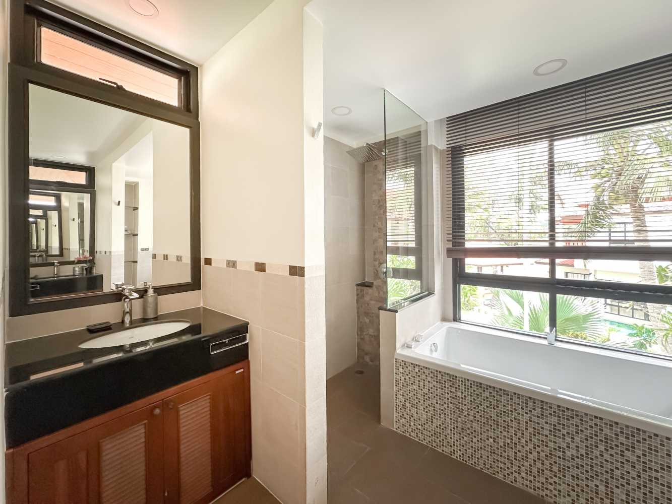 Property image - full photo 22