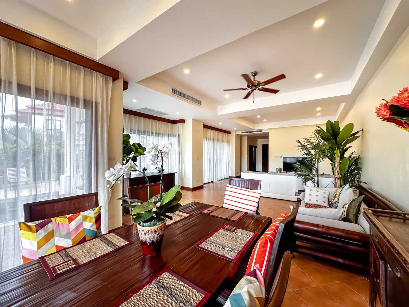 Property image - full photo 4