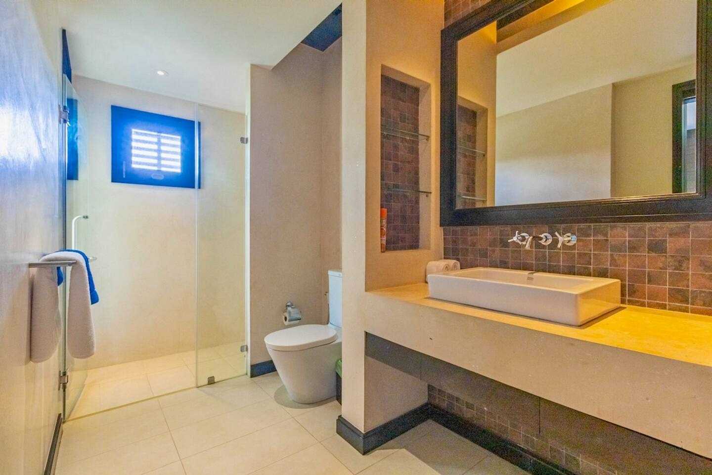 Property image - full photo 6