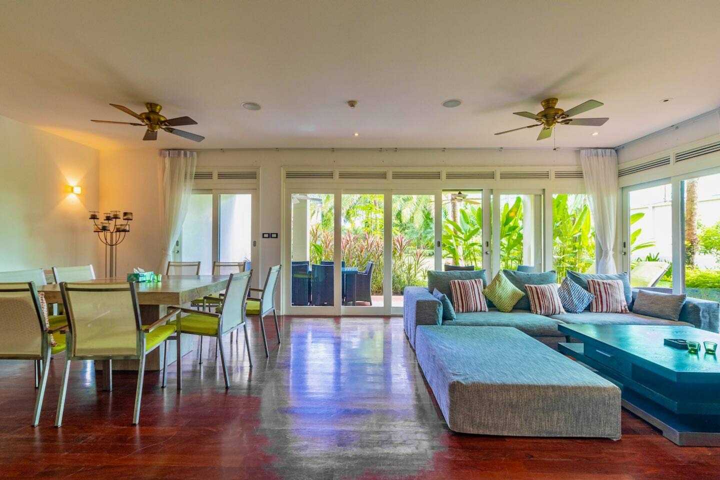 Property image - full photo 2