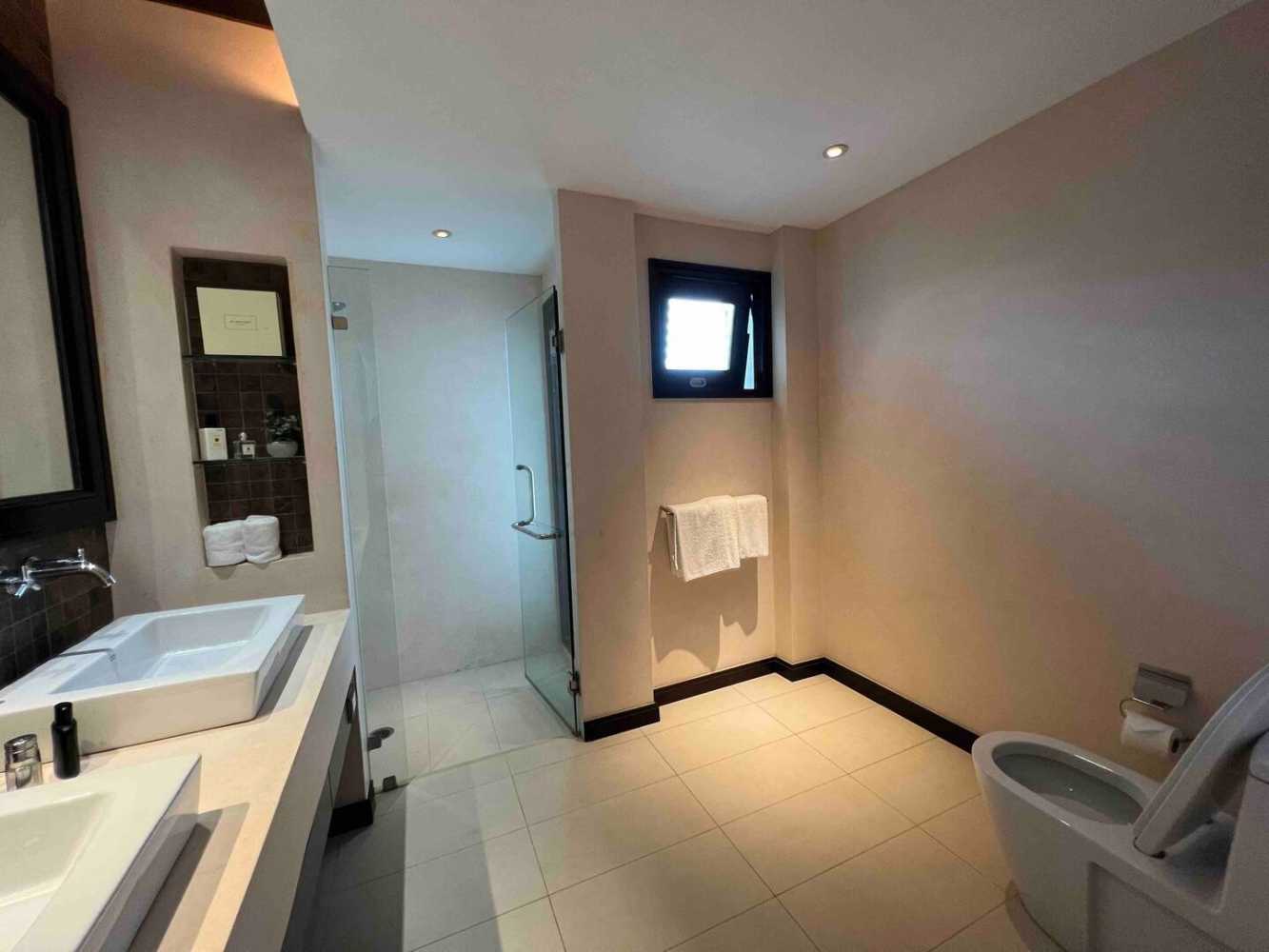 Property image - full photo 12