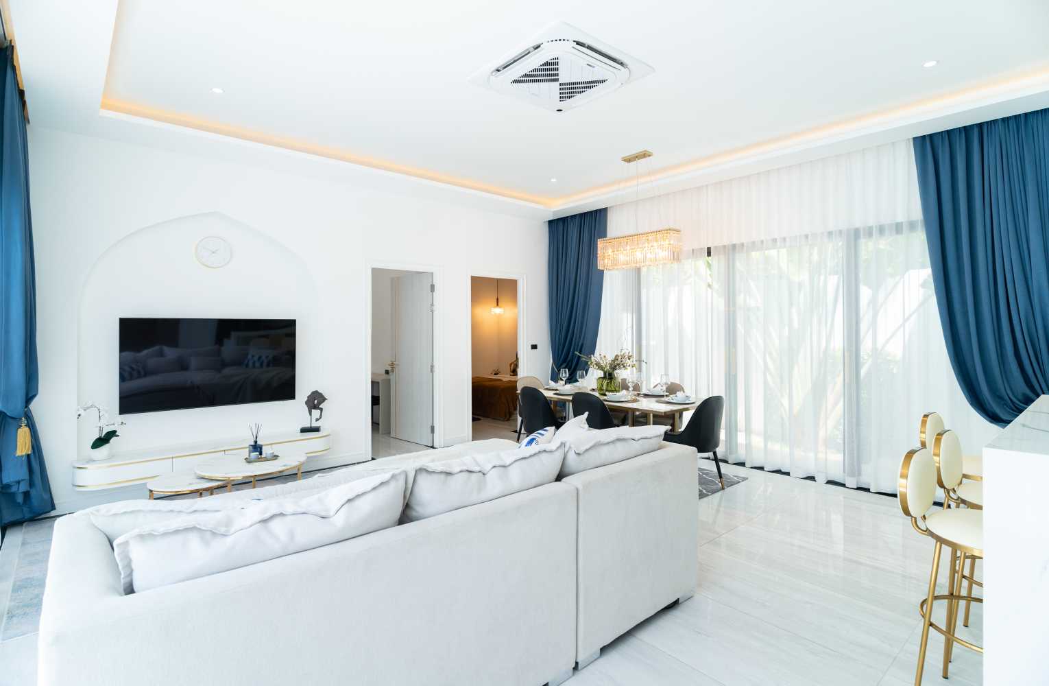 Property image - full photo 2