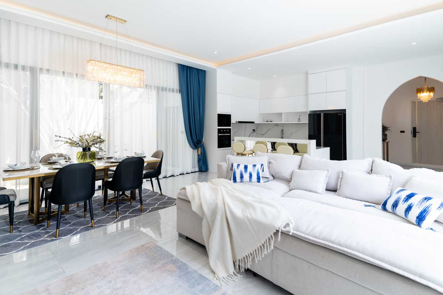 Property image - full photo 3