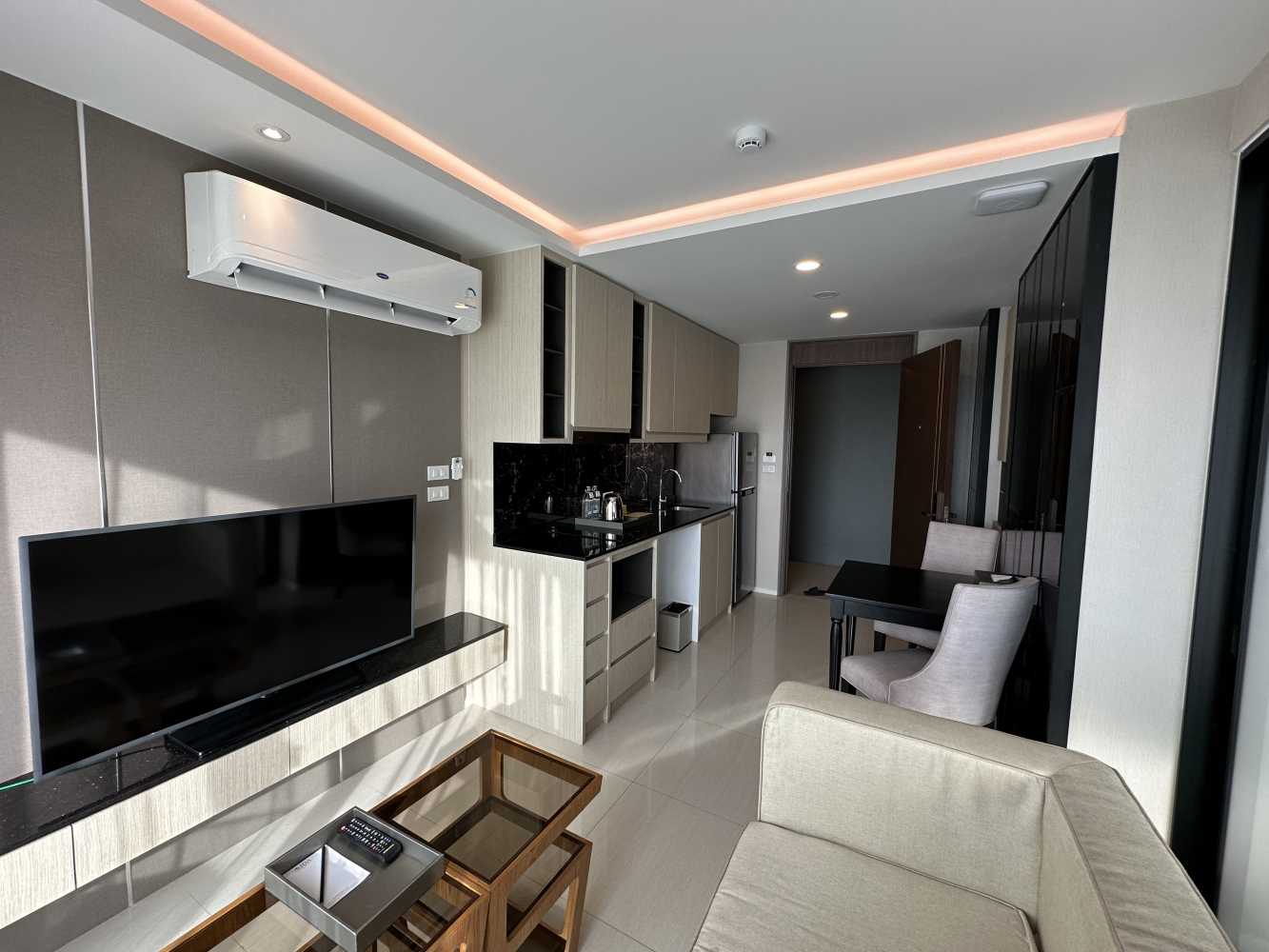 Property image - full photo 3