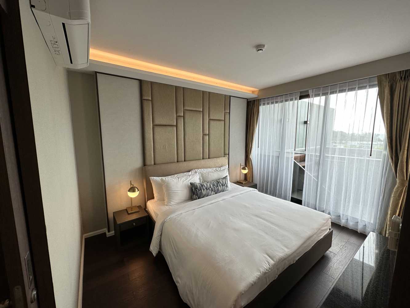 Property image - full photo 3