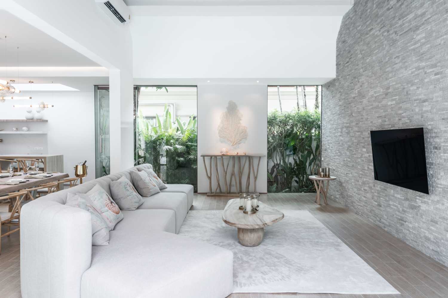Property image - full photo 11