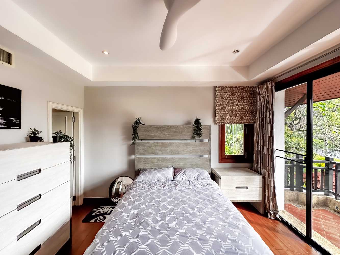 Property image - full photo 15