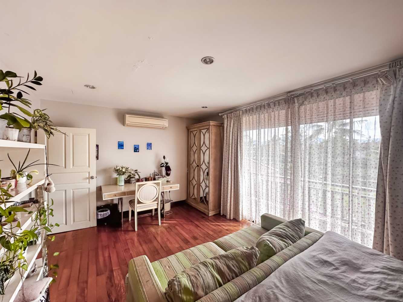 Property image - full photo 18