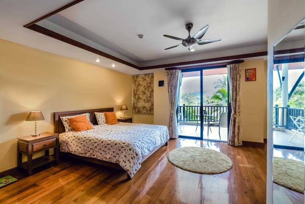 Property image - full photo 2