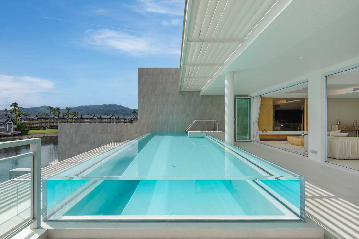 Property image - full photo 1
