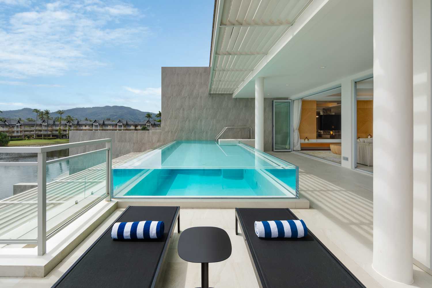 Property image - full photo 3